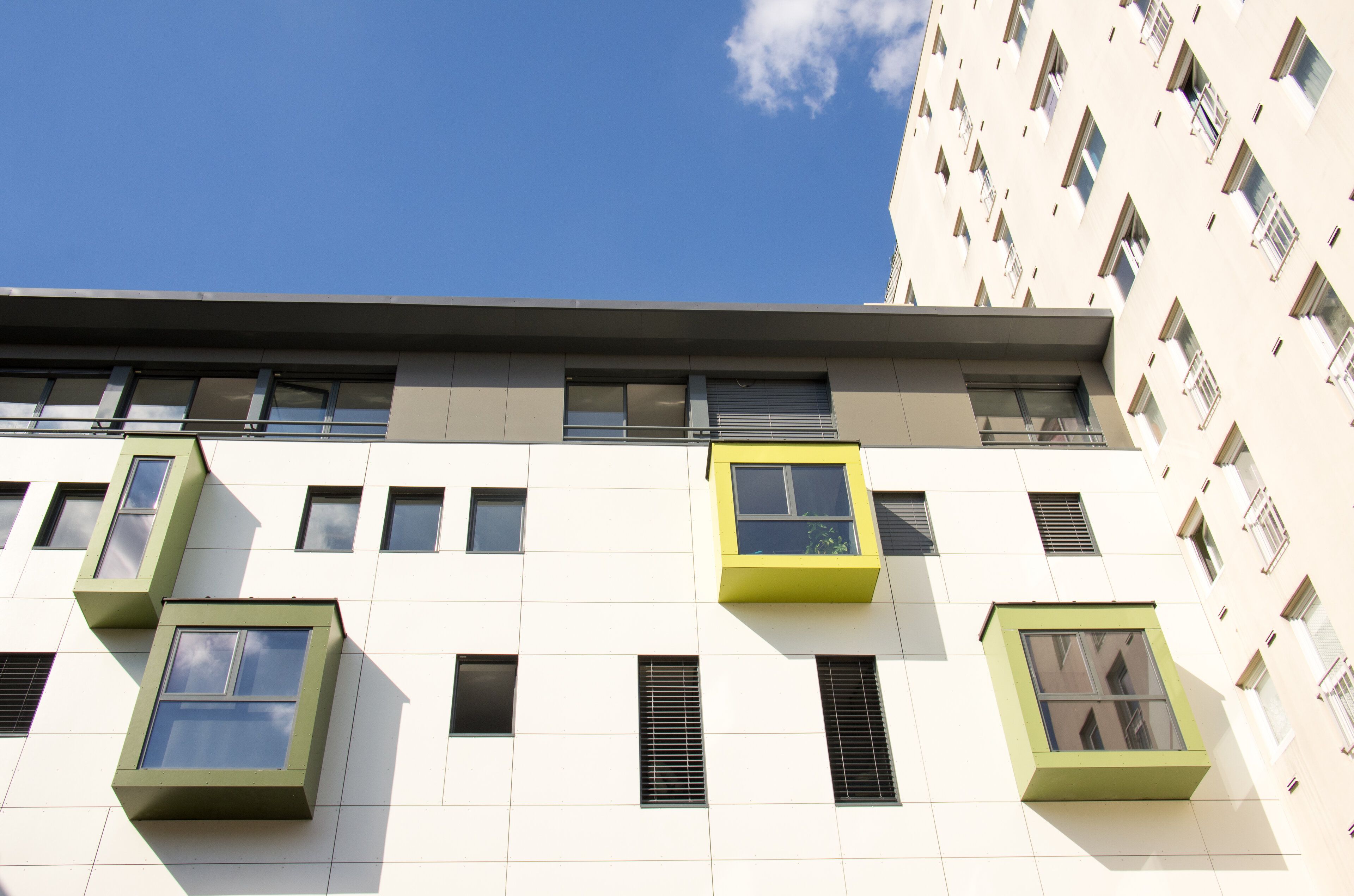Building in Suresnes