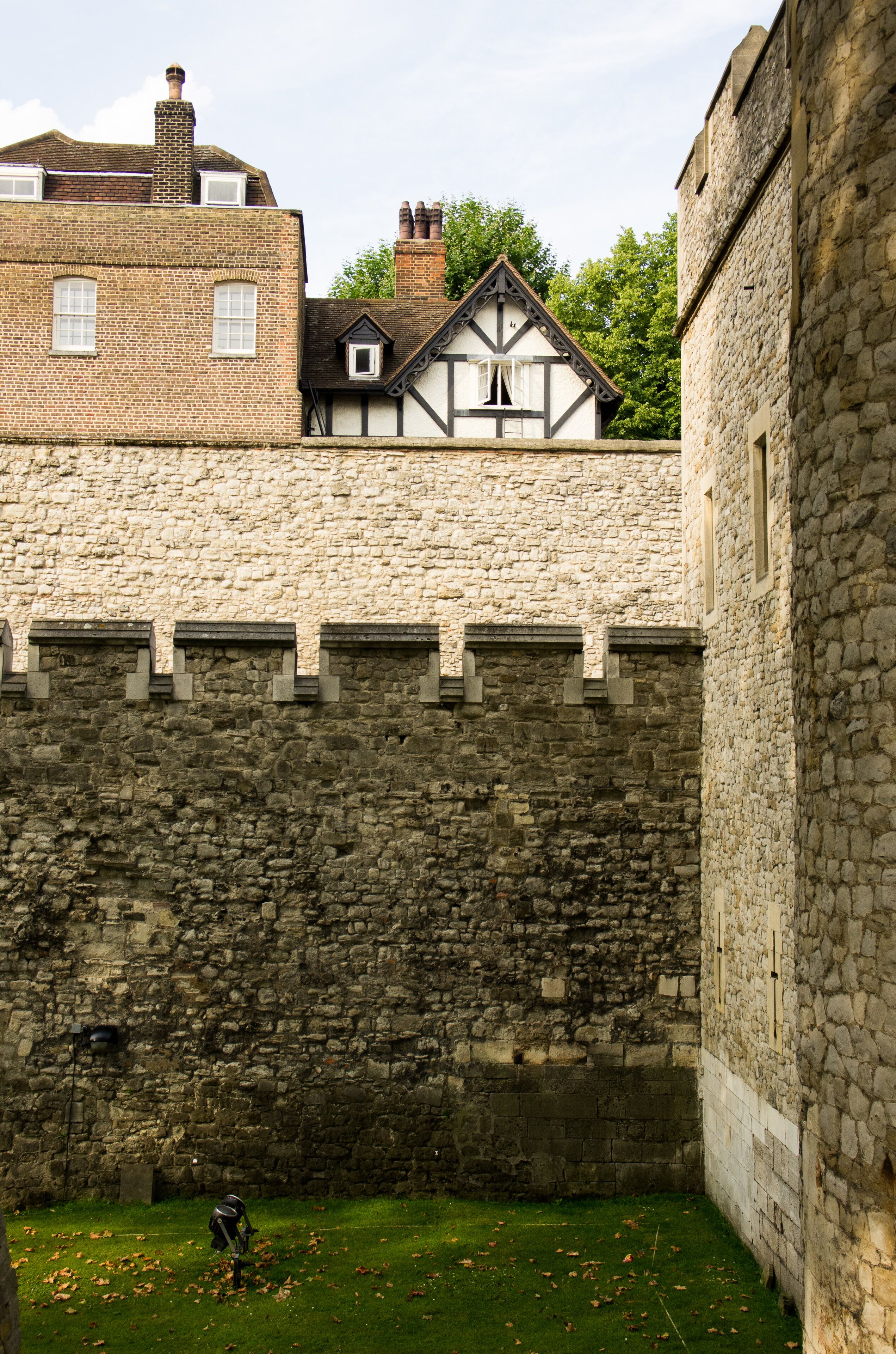 La maison derriere le mur