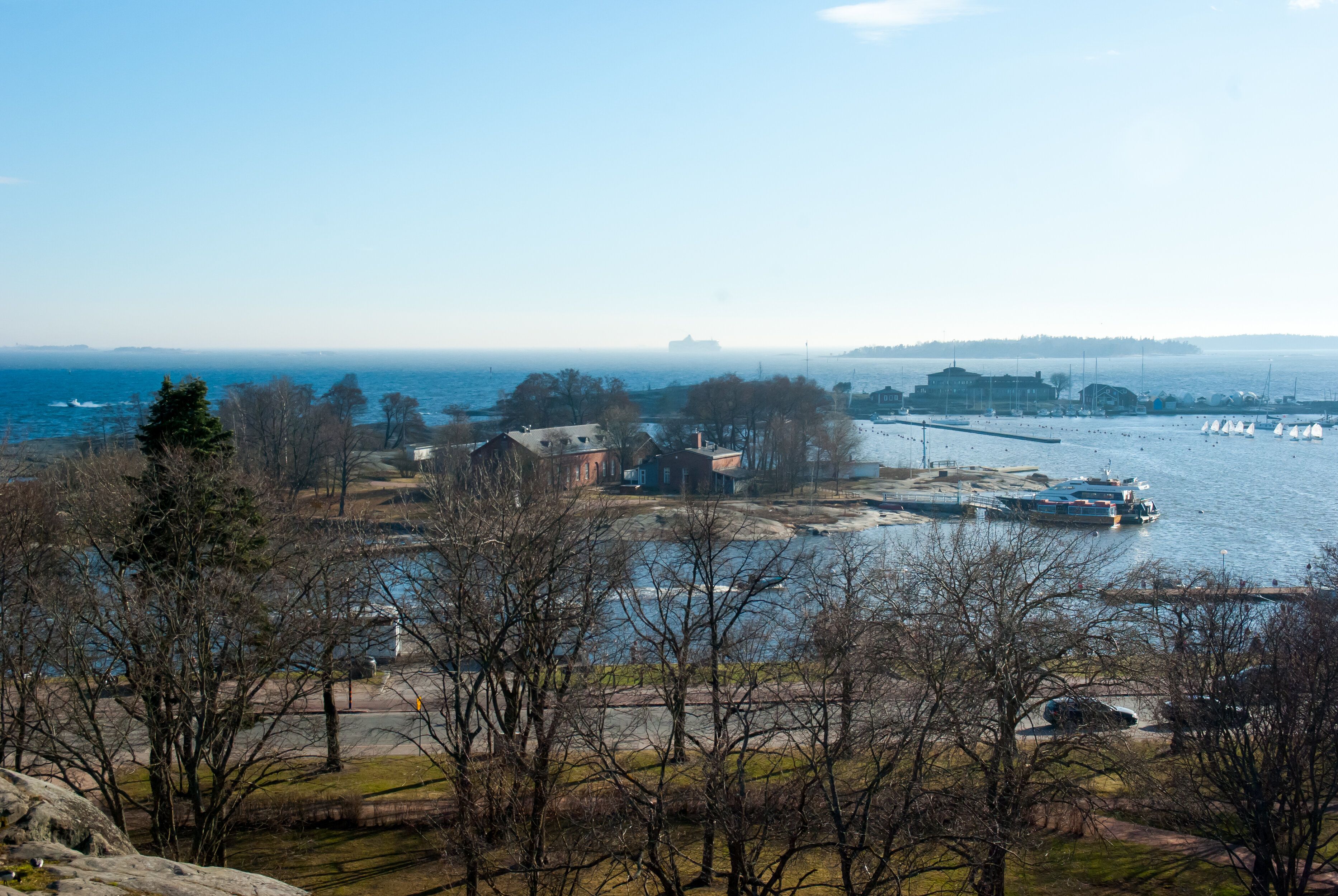 Vue depuis le parc Kaivopuisto
