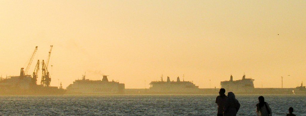 Fin de journee au port de Tanger