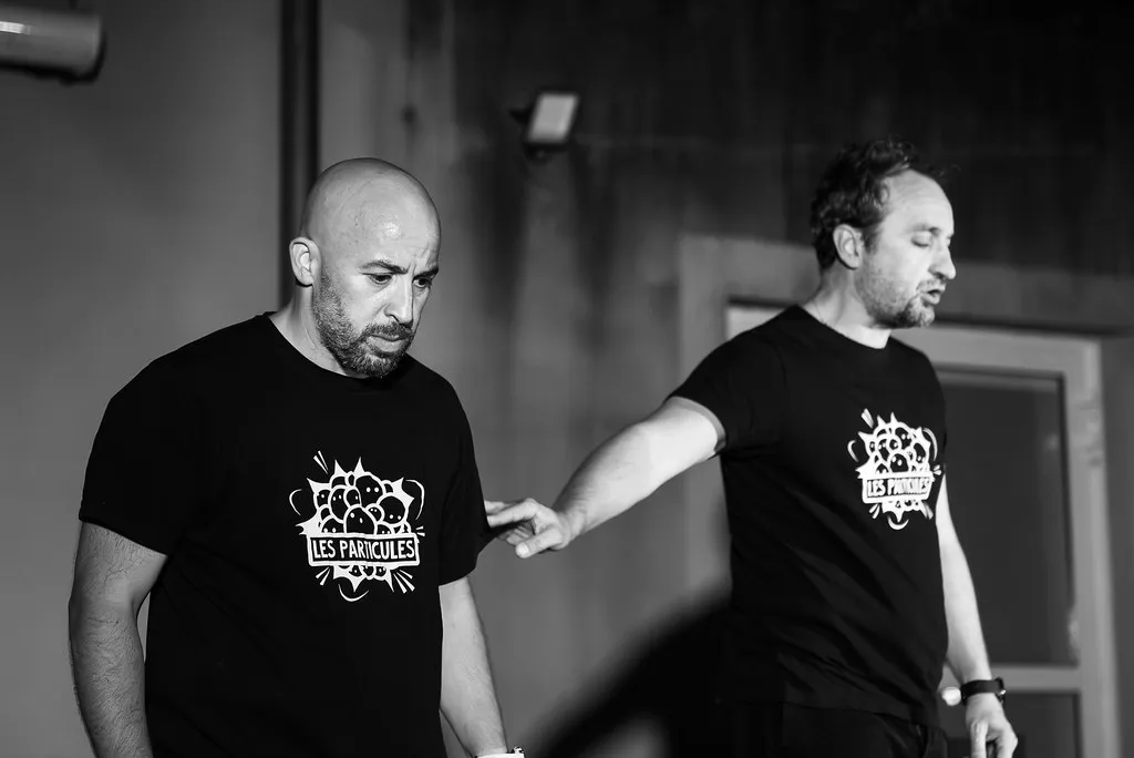 Deux improvisateurs des Particules en spectacle à Albi